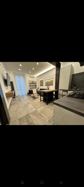 Koman House